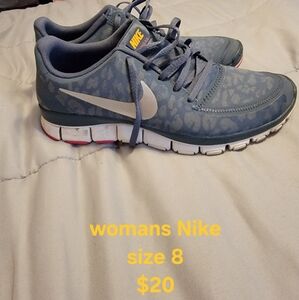 Woman's Nike sneakers